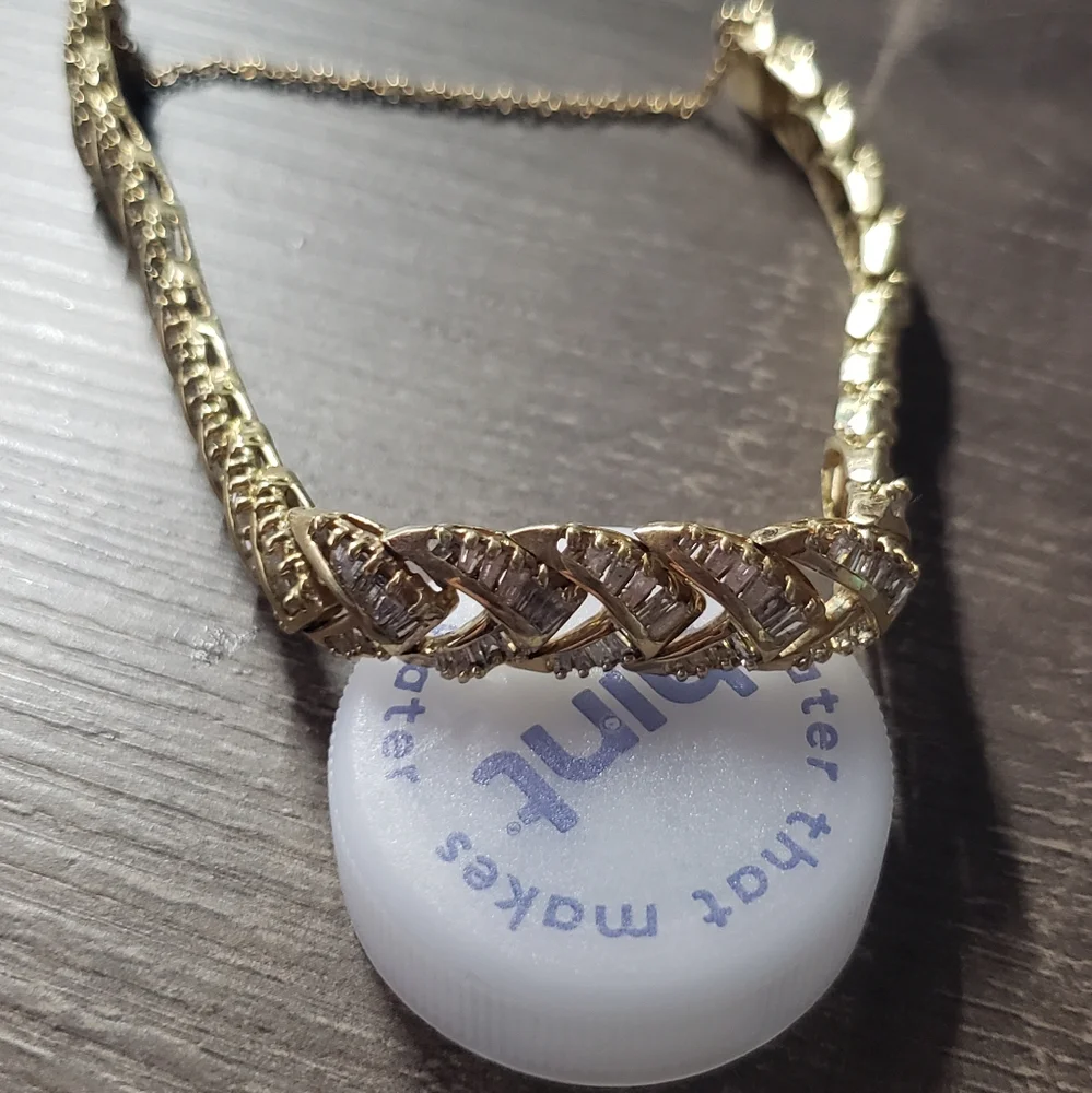 Lady's 18K Yellow Gold Diamond Bracelet - Picture 2 of 3